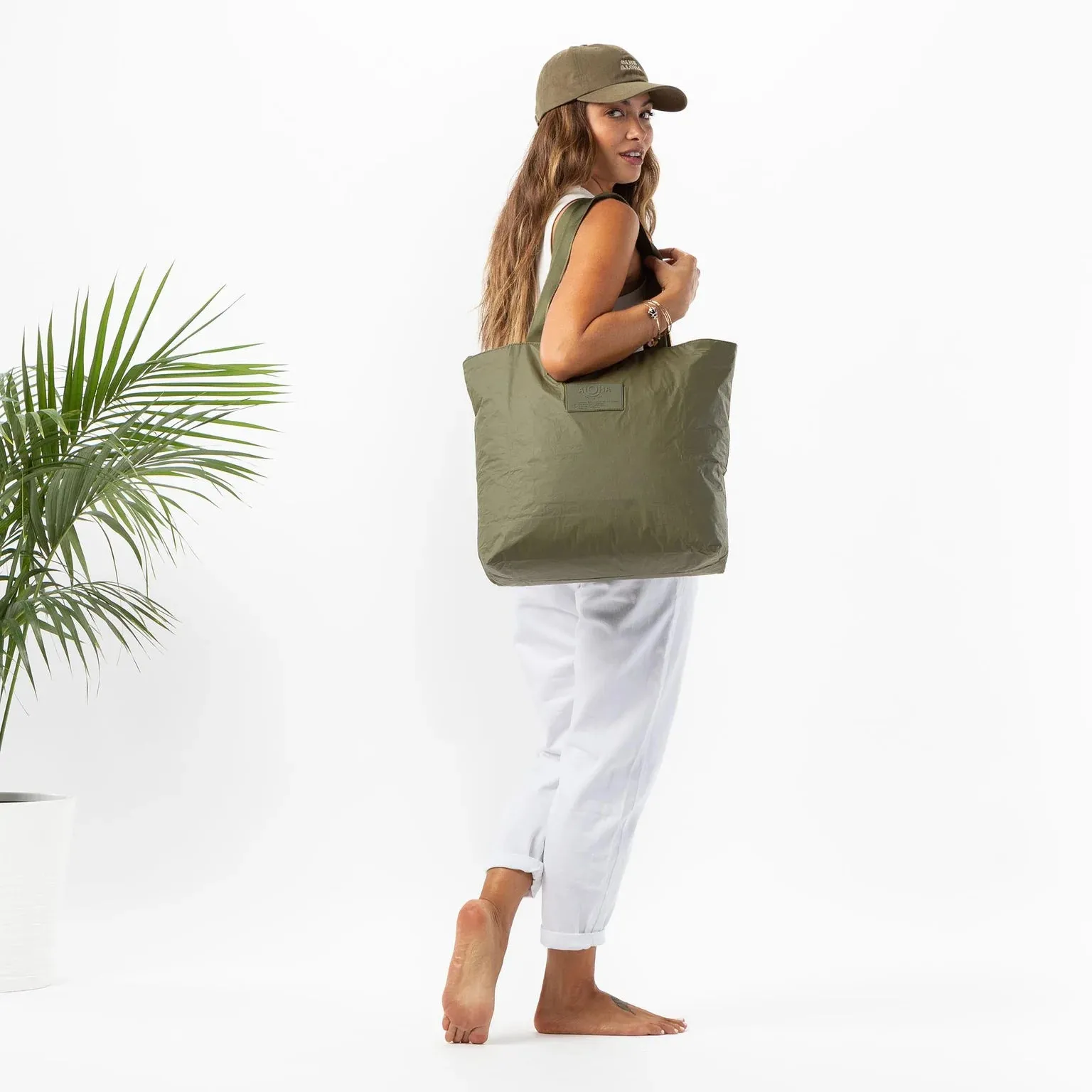 Aloha Day Tripper in Monochrome Olive, Style #DAYCT200