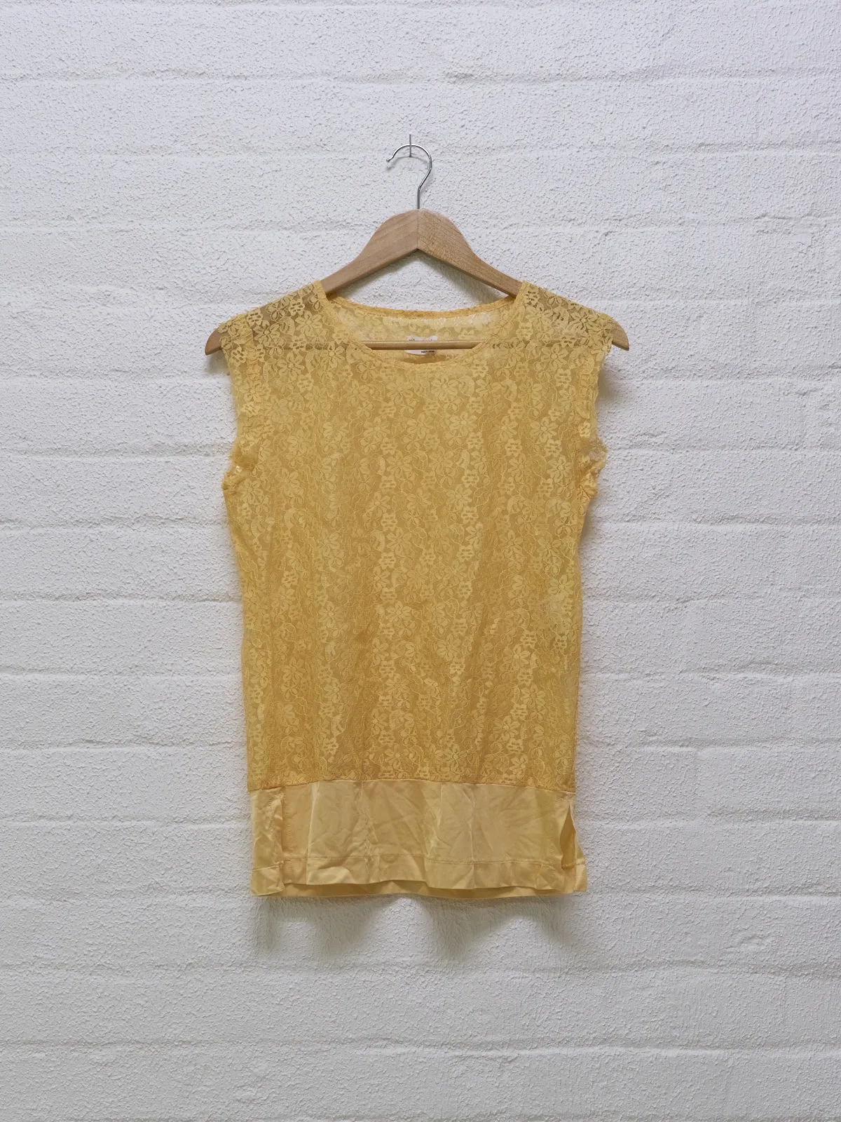 Comme des Garcons 1995 lace sleeveless top with satin hem panel - womens S