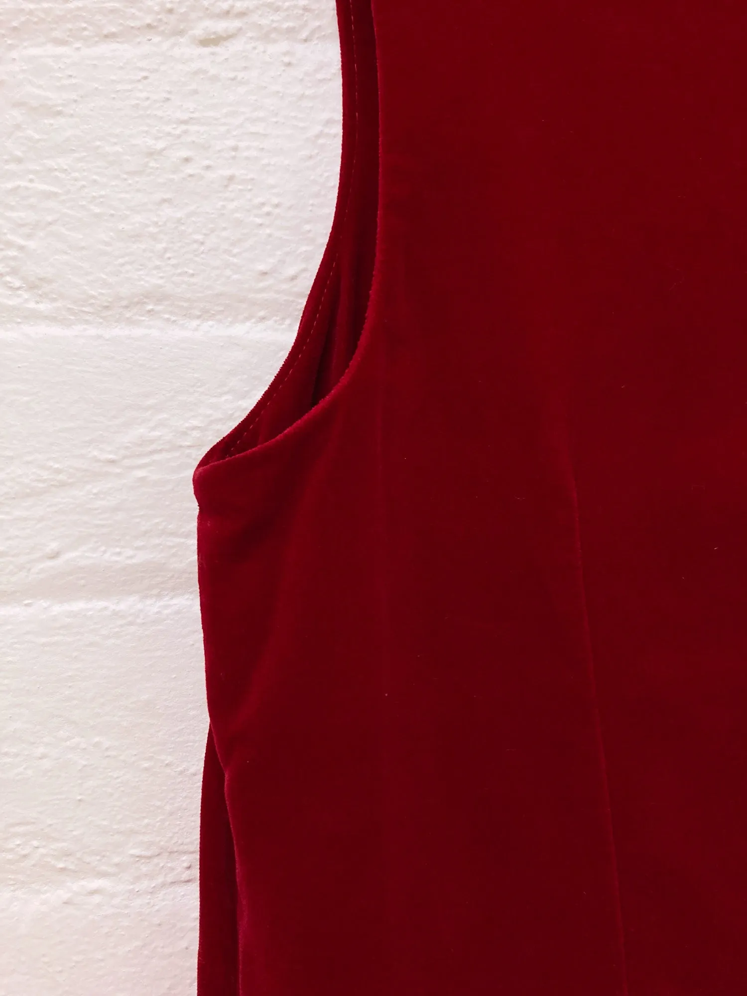 Comme des Garcons AW1995 red velvet sleeveless dress